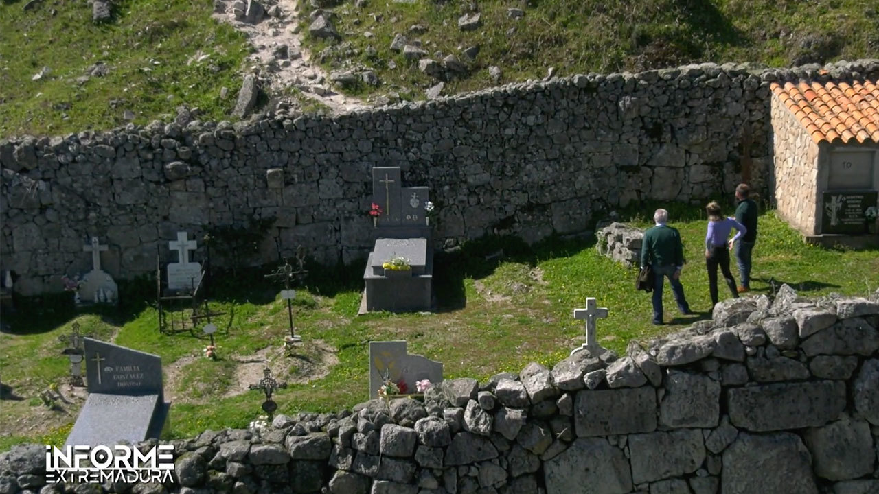 Trevejo tiene más difuntos en el cementerio que vecinos censados en el pueblo
