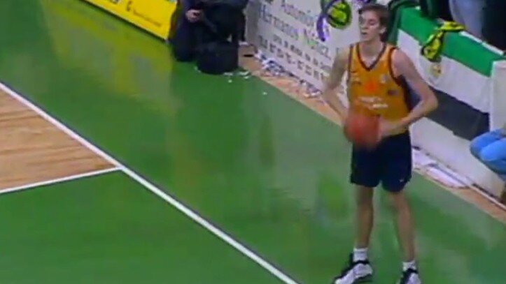 Pau Gasol debutó en la ACB con el Barcelona hace veintidós años en Cáceres