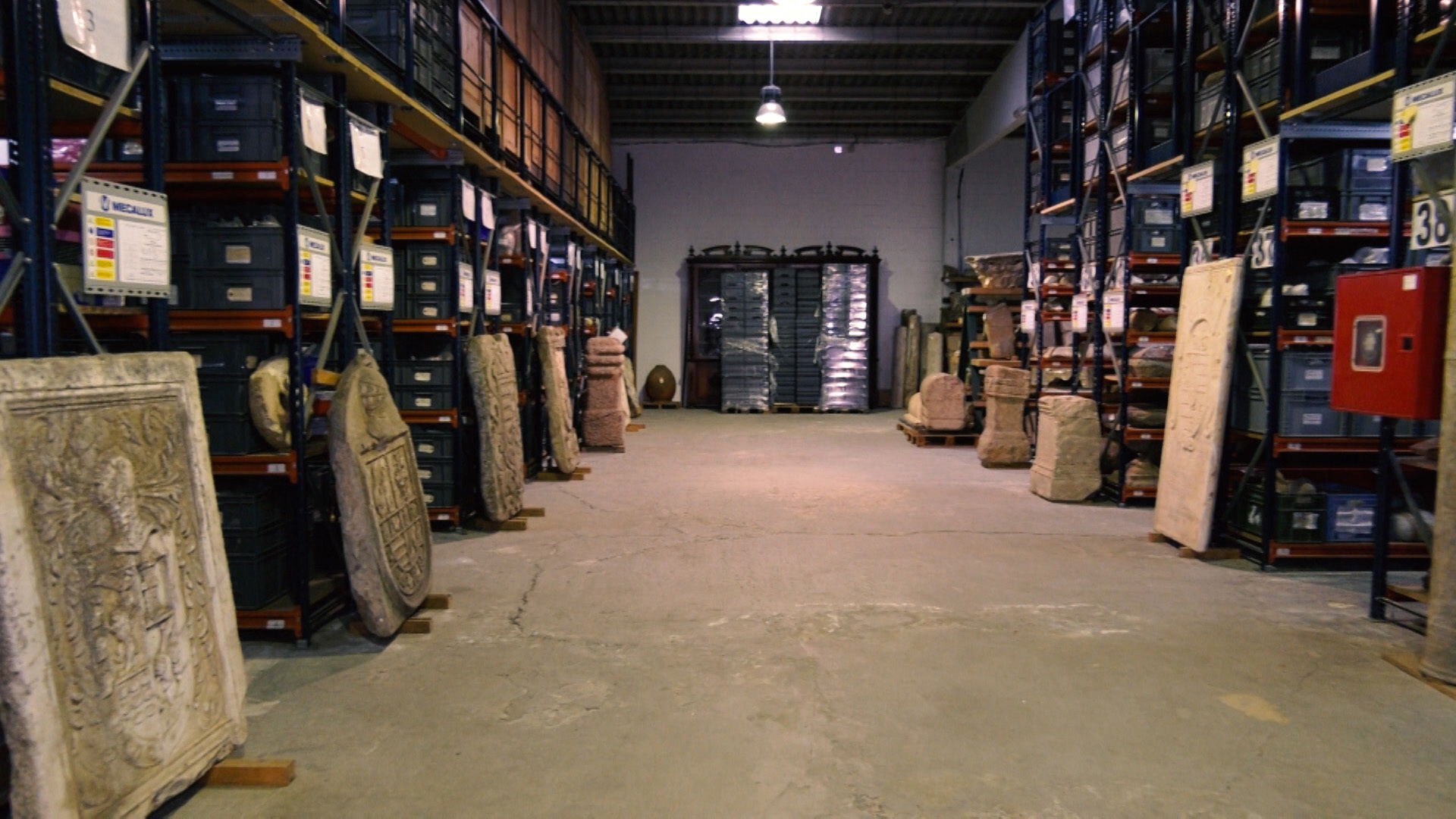 El almacén secreto que guarda el tesoro oculto del Arqueológico de Badajoz