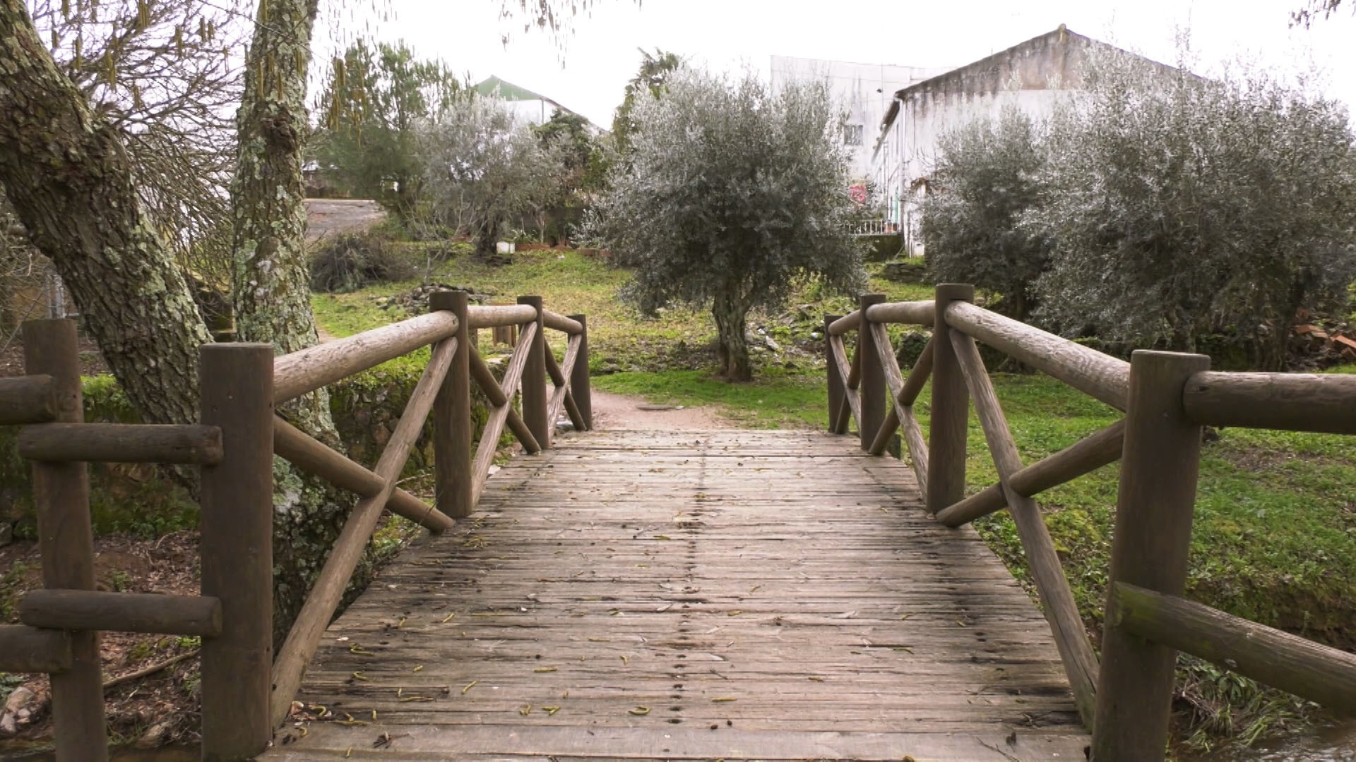 El puente internacional más pequeño del mundo está en Extremadura