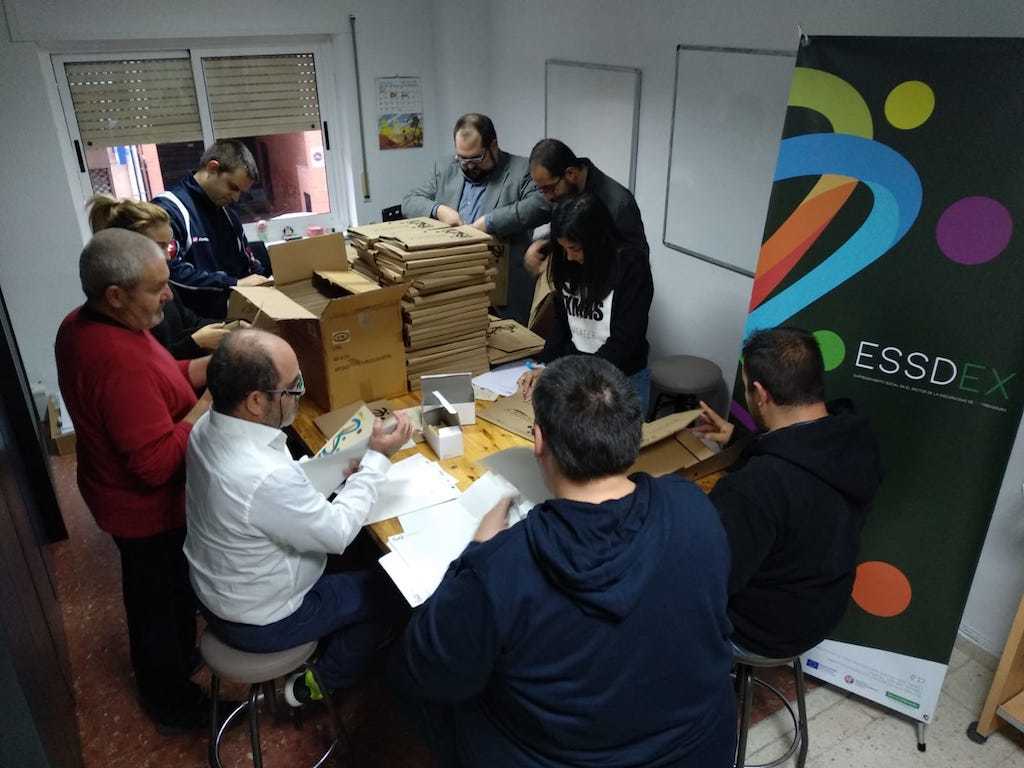 Una deuda con la seguridad social impide que los trabajadores de Feafes en Cáceres cobren desde agosto