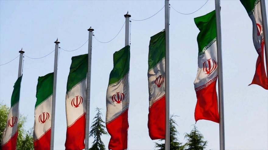 1- La bandera de la República Islámica de Irán 2- Tabas, el geoparque de Irán 3- El arte de la fusión de vidrio