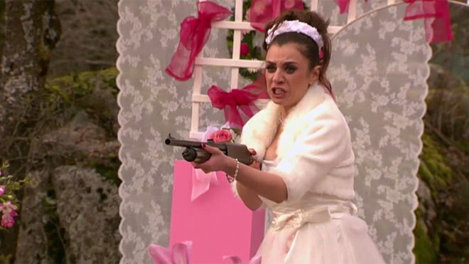 Temporada 10 Capítulo 237 - ¡Vivan los novios!