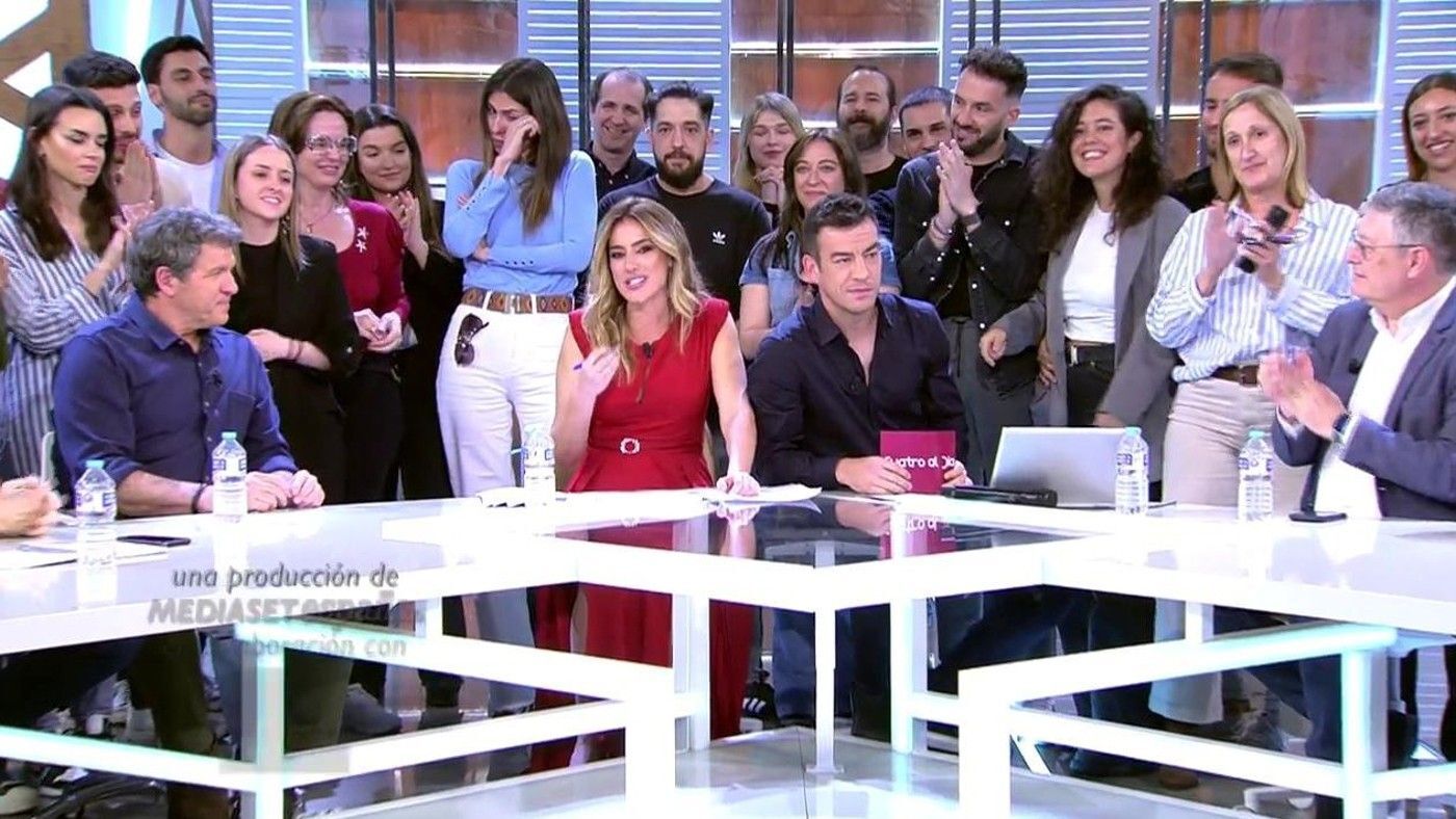 Top Vídeos Lágrimas y mucha emoción en la despedida de ‘Cuatro al día’, con mención especial para Fernando Díaz de la Guardia - Top Vídeos 05/04/2024