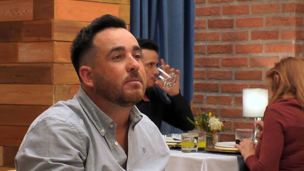 Top Vídeos Andrés emociona a su cita explicando su trauma: “No me gusta mi voz” - Top Videos 04/04/2022