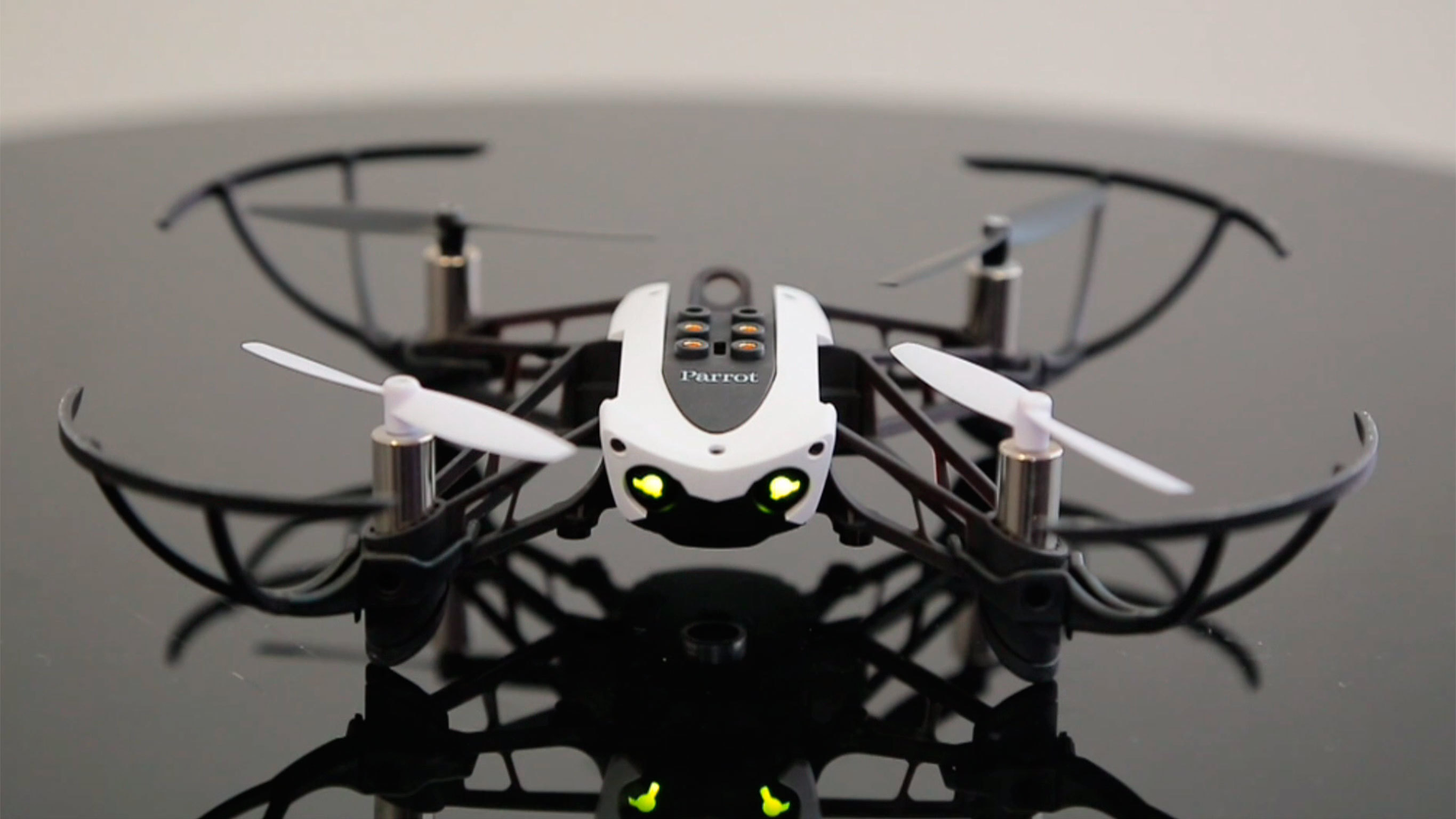 2016 Programa 94 - Un dron volador que lanza bolas de plástico