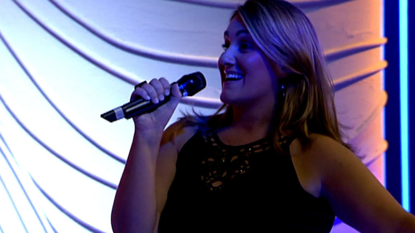 2020 Unplugged 491 - Las 'hormigas blancas' de Carlota Corredera: de su debut cantando, a su primera vez como presentadora