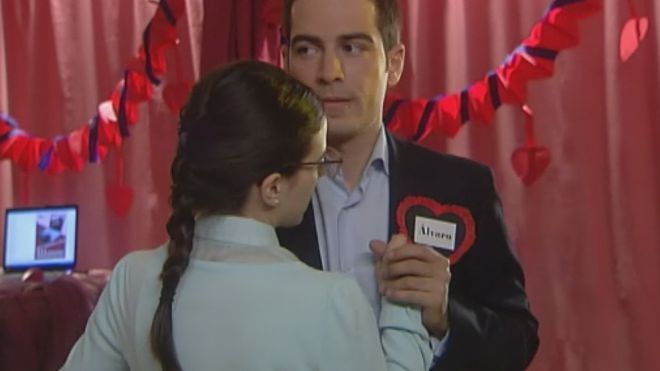 Temporada 2 Capítulo 248 - Álvaro y Bea pretenden tener una relación profesional