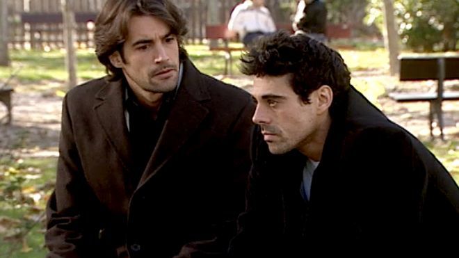 Temporada 3 Capítulo 595 - Roberto y Noelia se besan