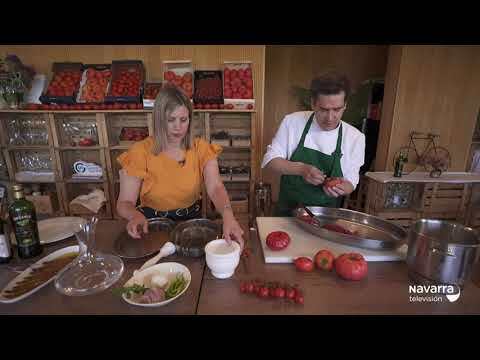 Ensalada de tomate con anchoas en Gastronavarra