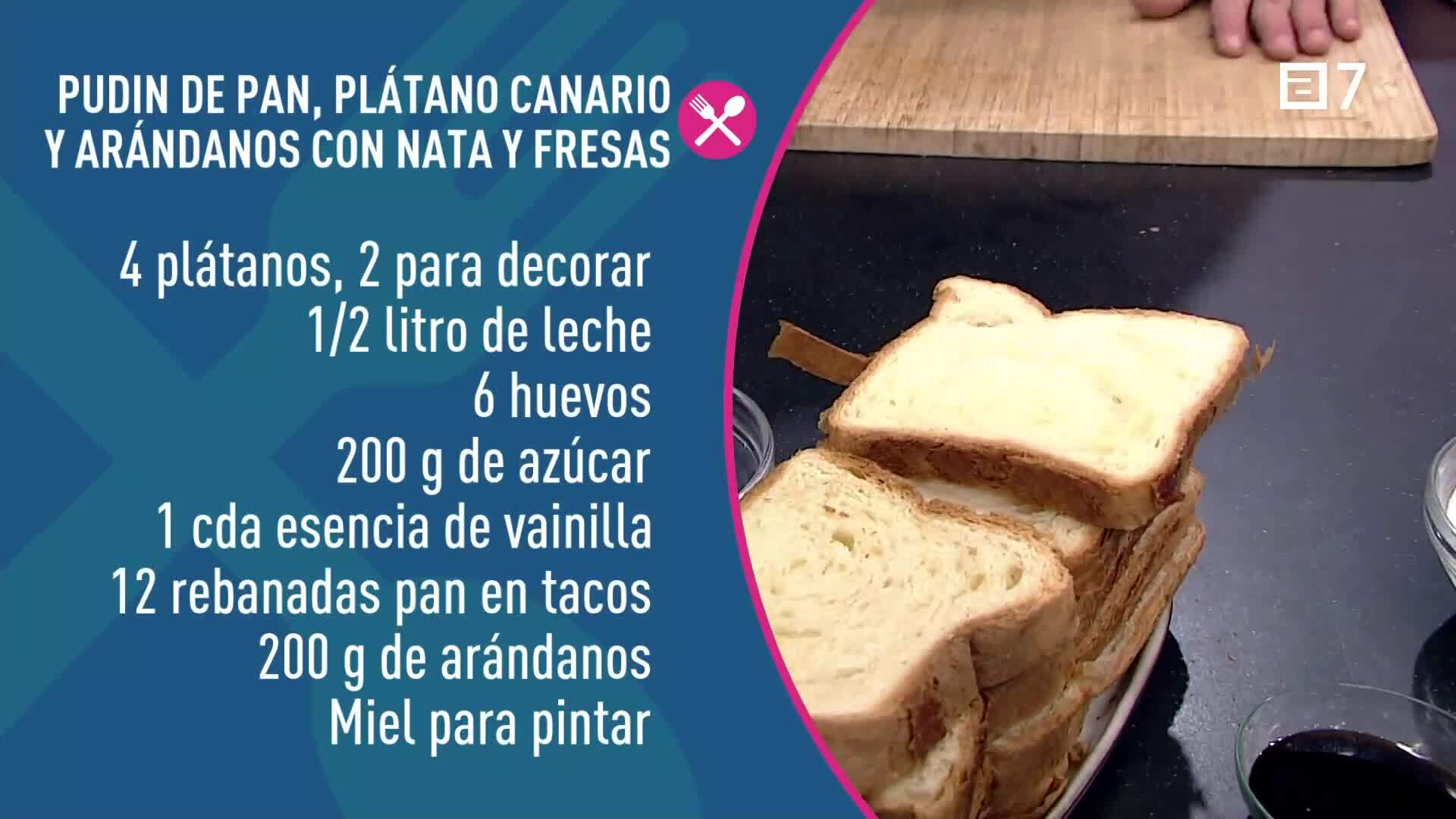 Pudin de pan, plátano canario y arándanos con nata y fresas (Viernes, 22-03-2024)