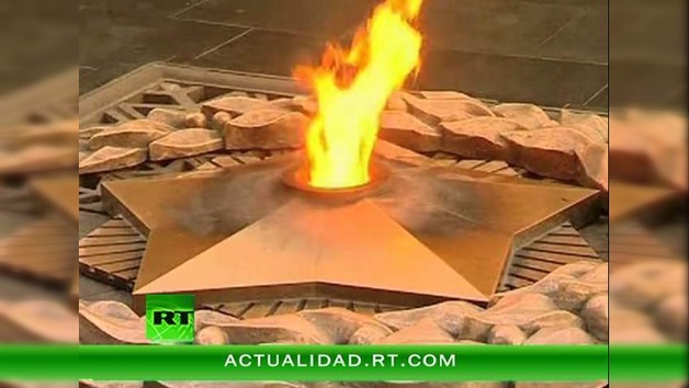 2011-06-22 - Miles de velas recuerdan que hace 70 años prendió la mecha de la Gran Guerra Patria