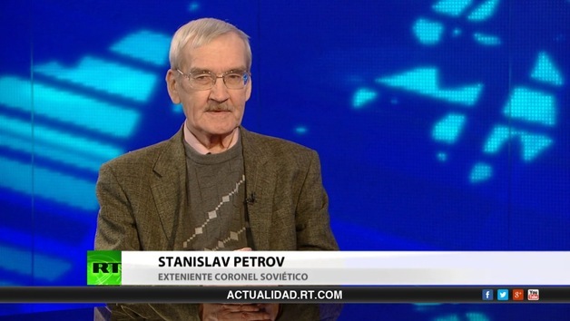 2013-12-02 - Entrevista con Stanislav Petrov, Premio de la Paz de Dresde por haber prevenido una guerra nuclear