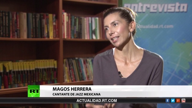2014-09-27 - Entrevista con Magos Herrera, cantante de jazz mexicana