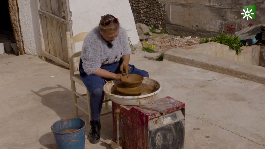 Una artesana de la cerámica (01/01/2020)