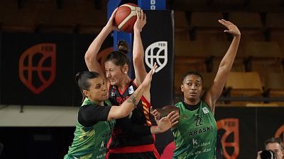 Baloncesto - Supercopa española femenina. 2ª semifinal: Kutxabank Araski - Spar Girona