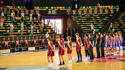 Baloncesto - Supercopa femenina 1ª Semifinal: Lointek Gernika - Valencia Basket