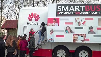 2.0 - El Smartbus de Huawei, ArtMadrid 2020, Google Residency y Alex O'Dogherty