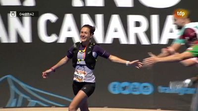 Trail - Transgrancanaria. Prueba de maratón: llegada prueba femenina