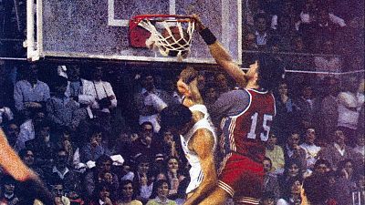 Torneo de Navidad 1: Sabonis rompe el tablero (1984)