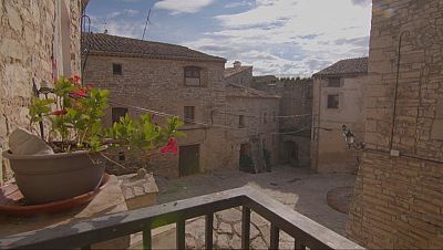 Montfalcó Murallat, Barcelona, Peratallada i Tarragona