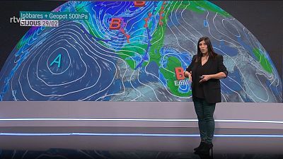 – Sembla que estem ben encarrilats: tres dies, dos fronts