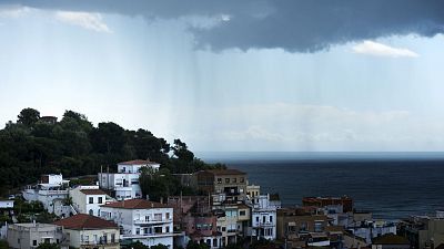 Chubascos o tormentas localmente fuertes en el noreste de Cataluña y en el sureste peninsular