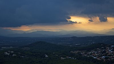 Chubascos y tormentas al final del día en el noreste de Cataluña