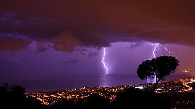 Chubascos y tormentas localmente fuertes en Cataluña