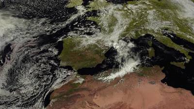Cielos nubosos en el norte y este peninsular y chubascos en Cataluña