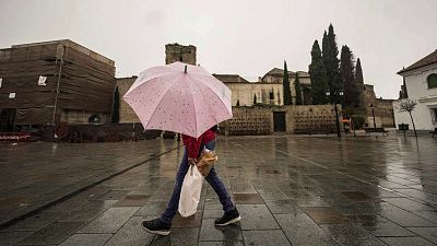 Cielos nubosos y precipitaciones en noroeste peninsular