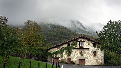 Intervalos nubosos en el Estrecho, Baleares, País Vasco y Navarra