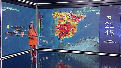 Intervalos nubosos en el resto del área mediterránea, con posibilidad de alguna lluvia débil en litorales sudeste