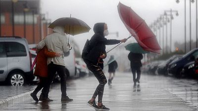Las lluvias mantienen a Cataluña en aviso naranja