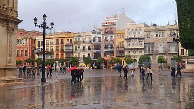 Lluvia fuerte en Andalucía occidental y oeste del sistema Central