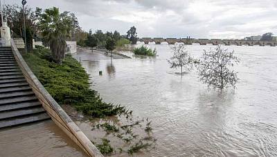 Lluvias persistentes en Cádiz y Cataluña