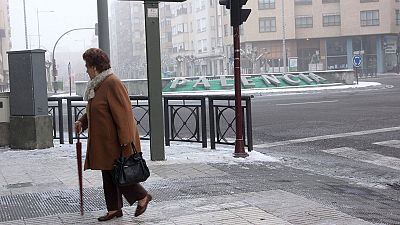 Media España está en riesgo por bajas temperaturas este domingo