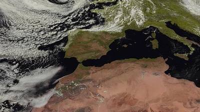 Nubes en Galicia y zona cantábrica y despejado en el resto de la península