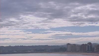 Nubes en la zona norte y Galicia, y despejado en el resto