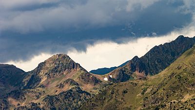 Posibilidad de chubascos y tormentas localmente fuertes en Pirineos, nordeste de Cataluña y sistema Ibérico oriental