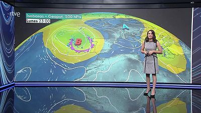 Precipitaciones con tormentas en la Península y Baleares. Viento fuerte del este en el Levante y litorales del noroeste; con rachas muy fuertes