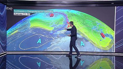 Precipitaciones intensas con intervalos fuertes de viento del sur