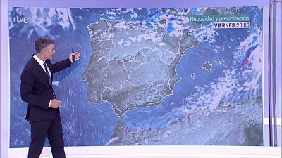 Probabilidad de precipitaciones localmente fuertes y/o persistentes al principio en la mitad noroeste de Galicia y oeste de Asturias