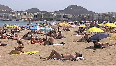 Temperaturas muy altas en Canarias y posibles chubascos en el noreste
