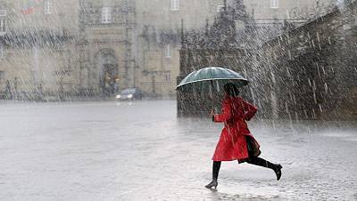 Viento fuerte en Galicia y Cantábrico y lluvia fuerte en Baleares