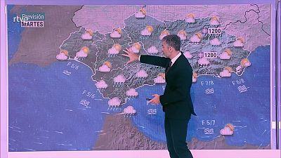 Viento fuerte en los tercios norte y este de la Península, así como en Baleares y el entorno de Alborán