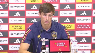 Rueda de prensa jugador selección española Robin Le Normand