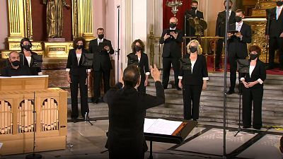 Coro RTVE dirigido por Carlos Mena: 