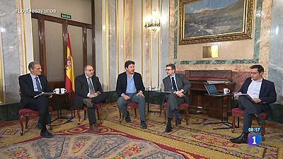 de TVE - Ana Pastor, presidenta del Congreso, y Elena Valenciano, vicepres. Grupo Socialista en el Parlamento Europeo