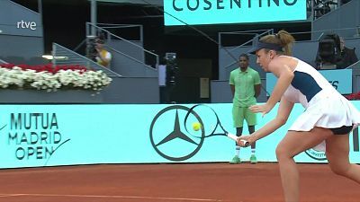 Tenis - WTA/ATP Mutua Madrid Open: Linda Noskova - Iga Swiatek